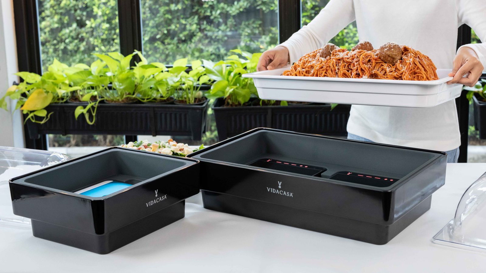 Hot pasta over an H1X cell and a blue C1 cold cell side by side in one black Universal frame